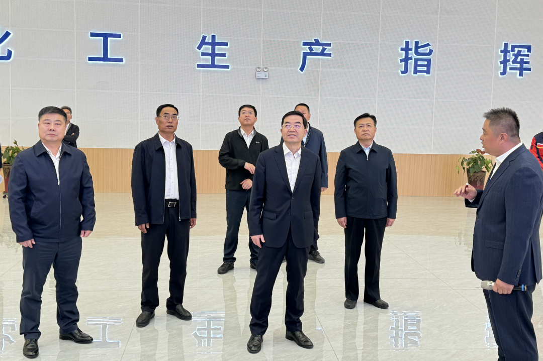 山(shān)東省委常(cháng)委、副省長(zhǎng)張海波一(yī)行莅臨沈(shen)阳聚鼎机(jī)器人制造(zào)有限责任(rèn)公司(WAP站)調(diào)研指導工(gōng)作