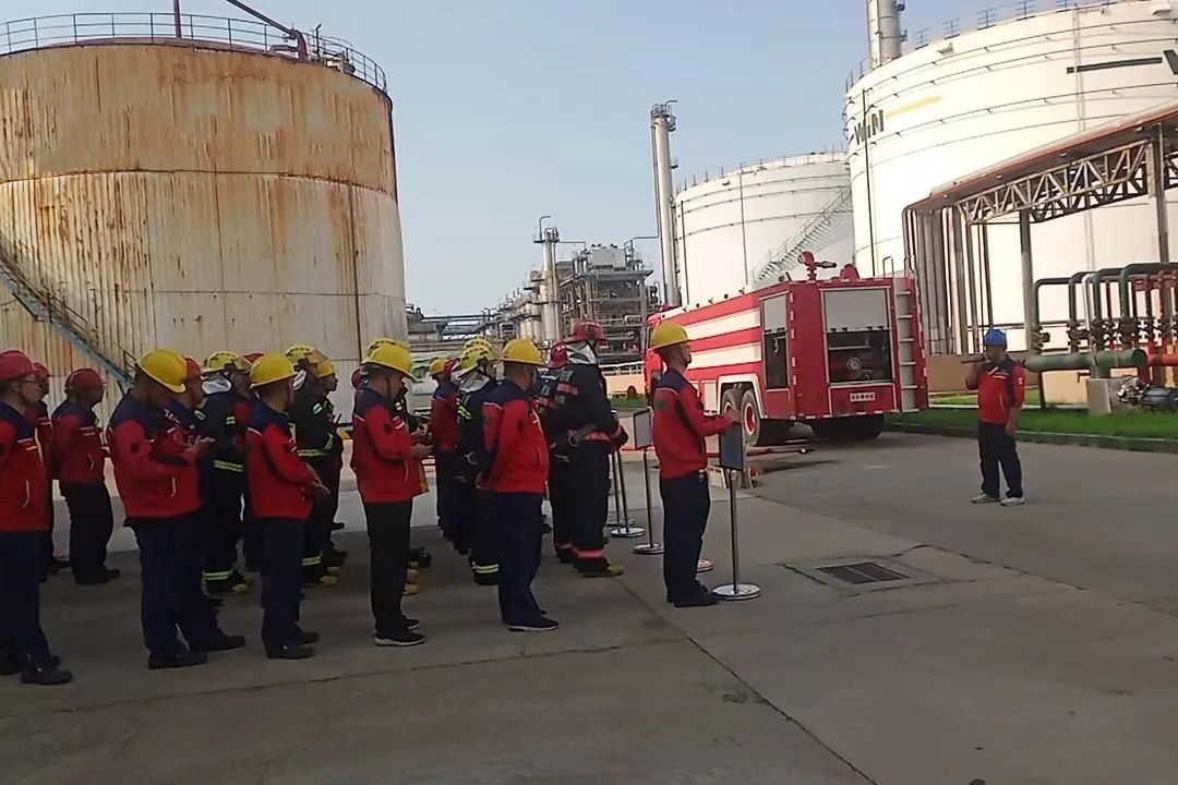 亞通石化(hua)開展2023年防(fáng)汛應急演(yan)練